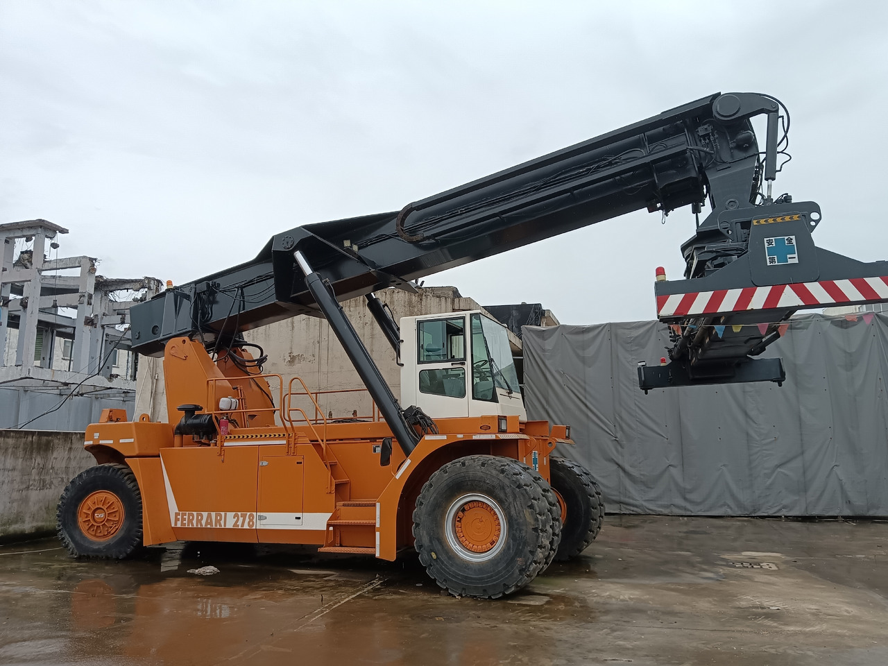 CVS FERRARRI 278 Ferrarri F278.6 - Reach stacker: picture 2 CVS FERRARRI 278 Ferrarri F278.6 - Reach stacker: picture 2