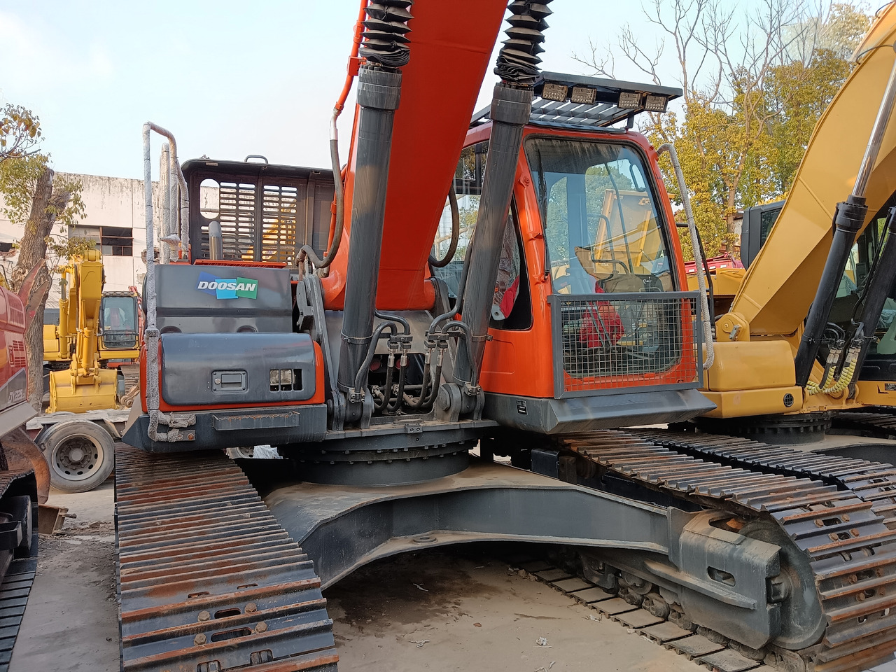 DOOSAN DX 340 LC - 9 C DX340 LCA - Crawler excavator: picture 1 DOOSAN DX 340 LC - 9 C DX340 LCA - Crawler excavator: picture 1