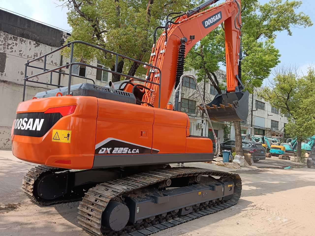 DOOSAN DX225 LCA DX 225 LC - 9C - Crawler excavator: picture 1 DOOSAN DX225 LCA DX 225 LC - 9C - Crawler excavator: picture 1