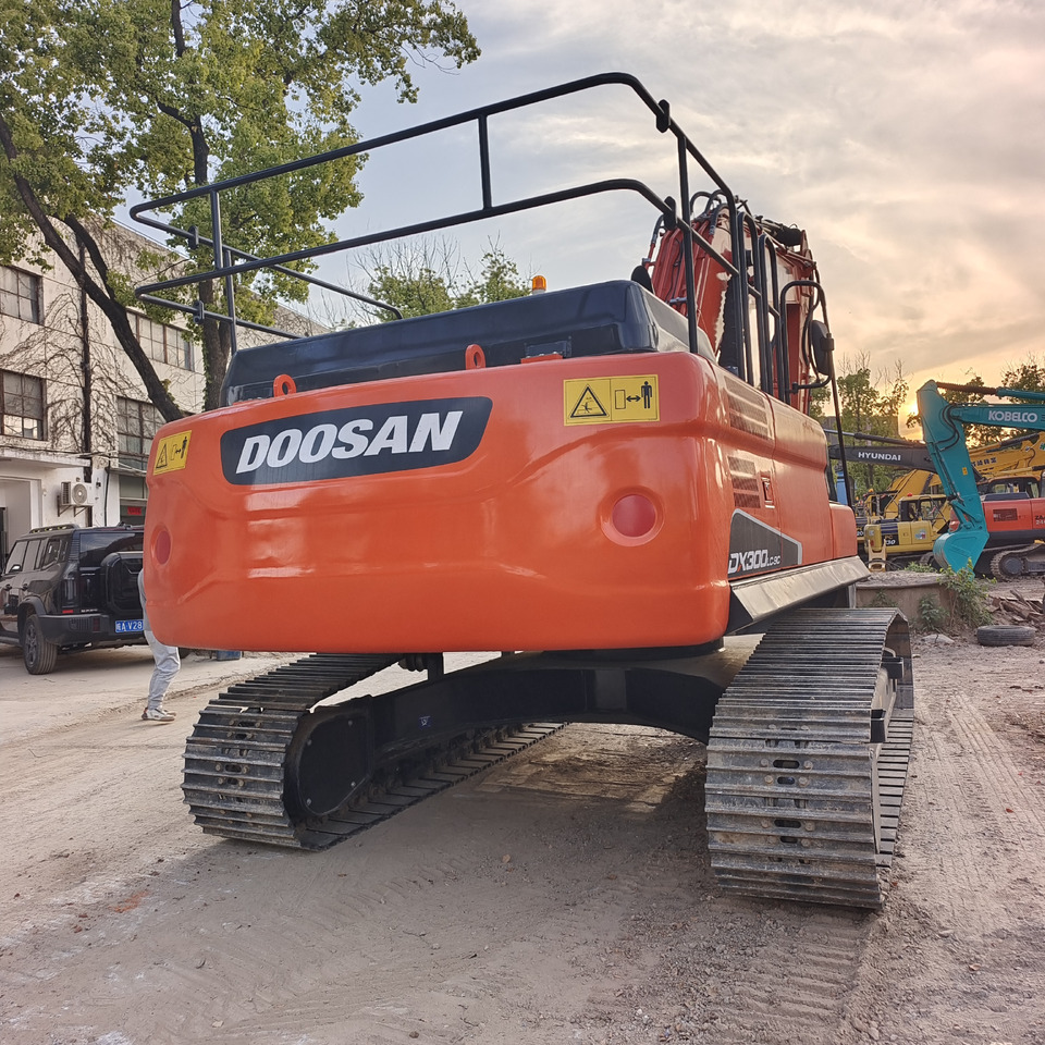 DOOSAN DX300 LC - 9C DX 300 LCA - Crawler excavator: picture 5 DOOSAN DX300 LC - 9C DX 300 LCA - Crawler excavator: picture 5
