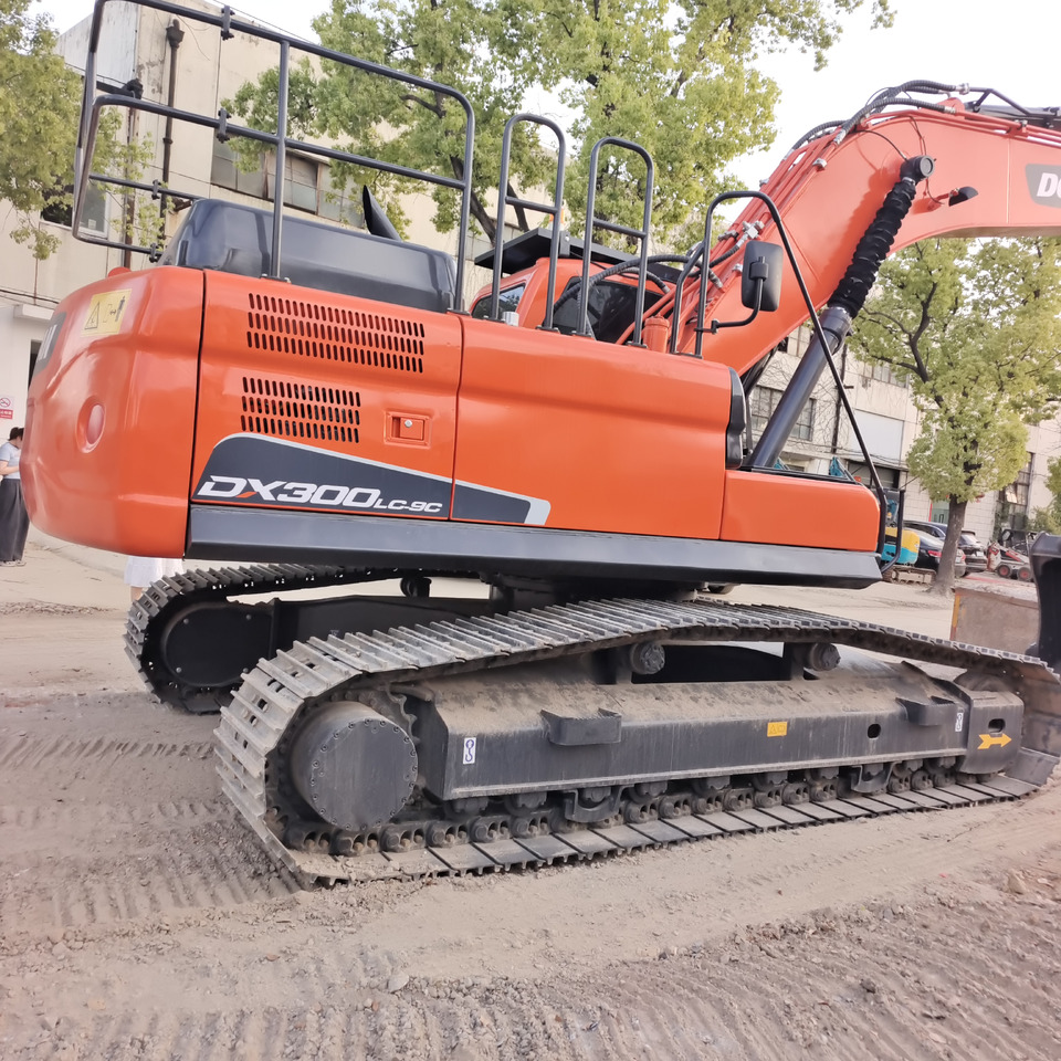 DOOSAN DX300 LC - 9C DX 300 LCA - Crawler excavator: picture 3 DOOSAN DX300 LC - 9C DX 300 LCA - Crawler excavator: picture 3