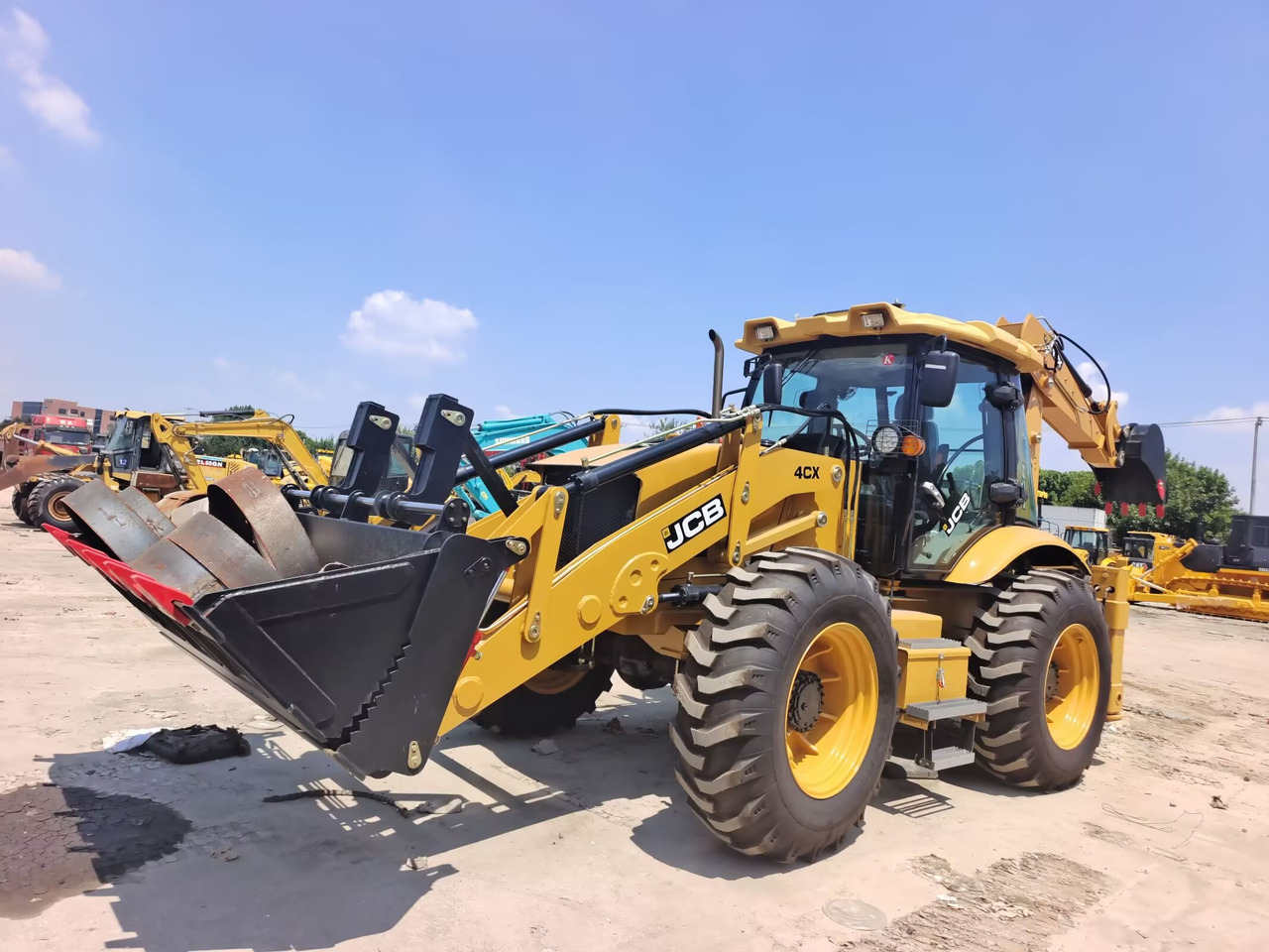 JCB 4CX 4*4 DRIVE BRAND NEW - Backhoe loader: picture 2 JCB 4CX 4*4 DRIVE BRAND NEW - Backhoe loader: picture 2