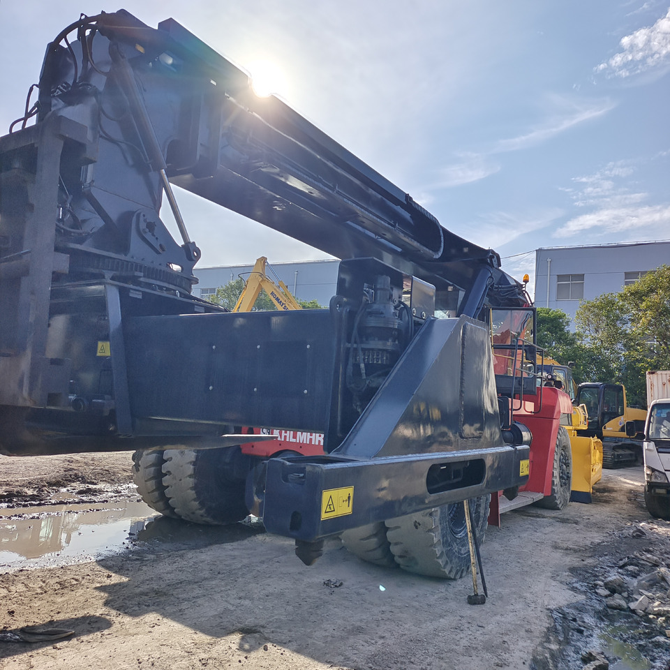 KALMAR DRT450 45 TON REACH STACKER DRF450 DRU DRD 450 - Reach stacker: picture 4 KALMAR DRT450 45 TON REACH STACKER DRF450 DRU DRD 450 - Reach stacker: picture 4