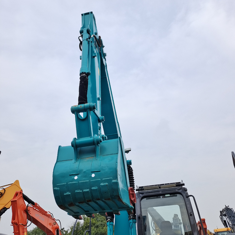 KOBELCO SK200 - 8 SK200-8 - Crawler excavator: picture 4 KOBELCO SK200 - 8 SK200-8 - Crawler excavator: picture 4