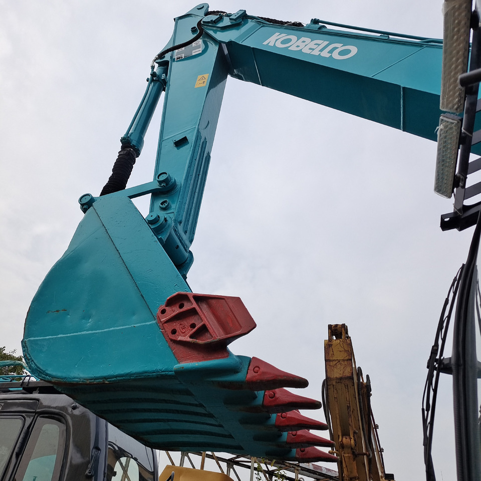 KOBELCO SK200 - 8 SK200-8 - Crawler excavator: picture 2 KOBELCO SK200 - 8 SK200-8 - Crawler excavator: picture 2