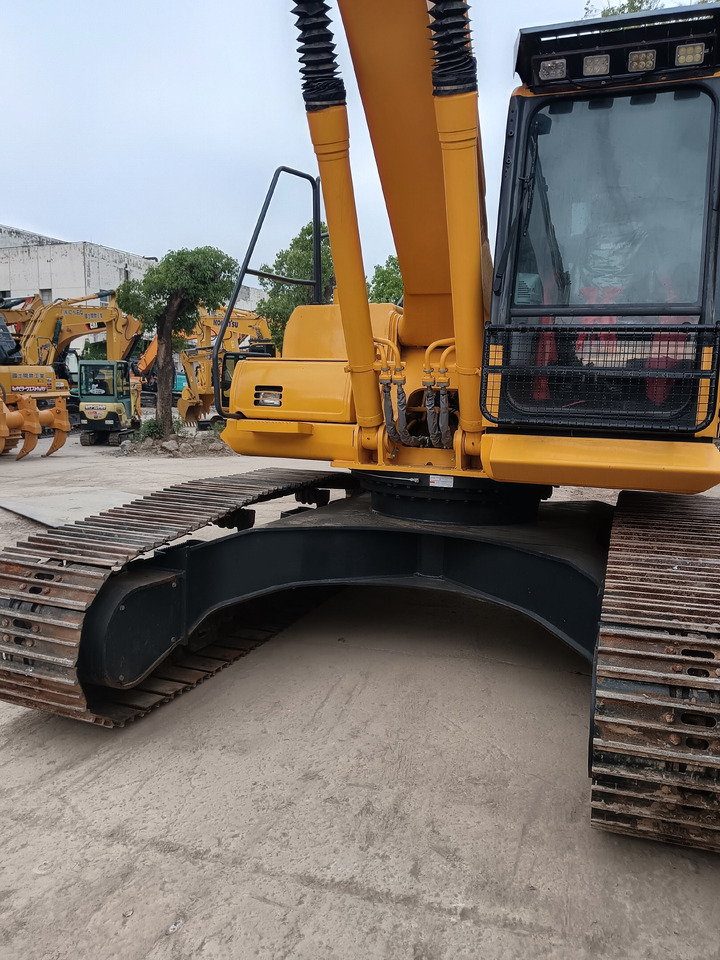 Crawler excavator KOMATSU PC240LC: picture 14