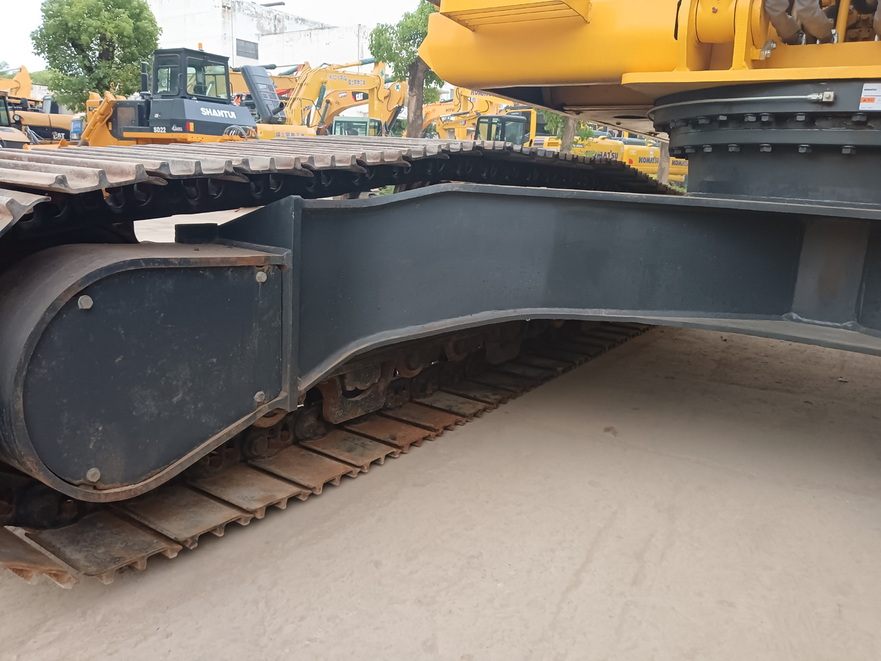 Crawler excavator KOMATSU PC240LC: picture 15