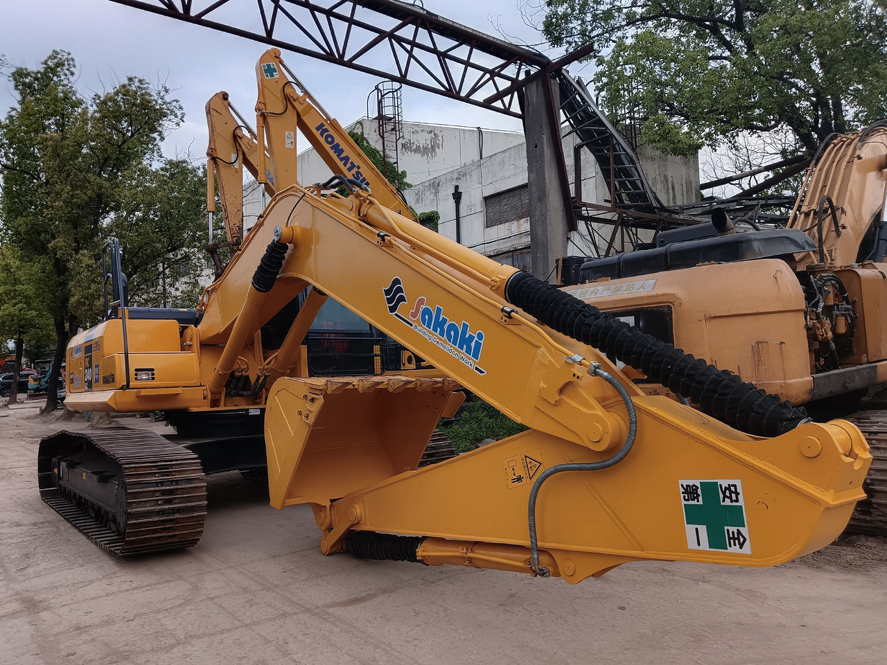Crawler excavator KOMATSU PC240LC: picture 6