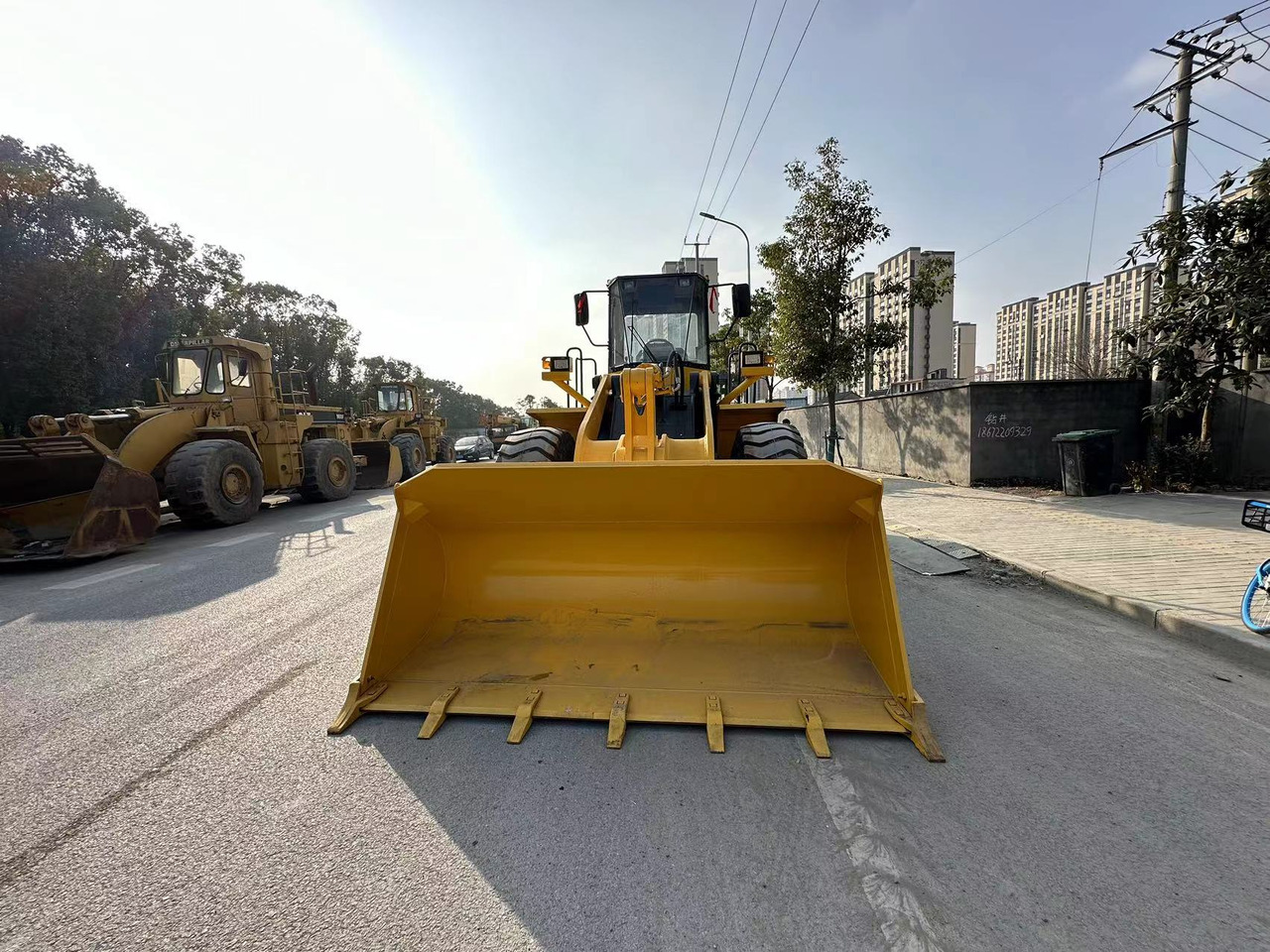 Wheel loader KOMATSU WA380: picture 14