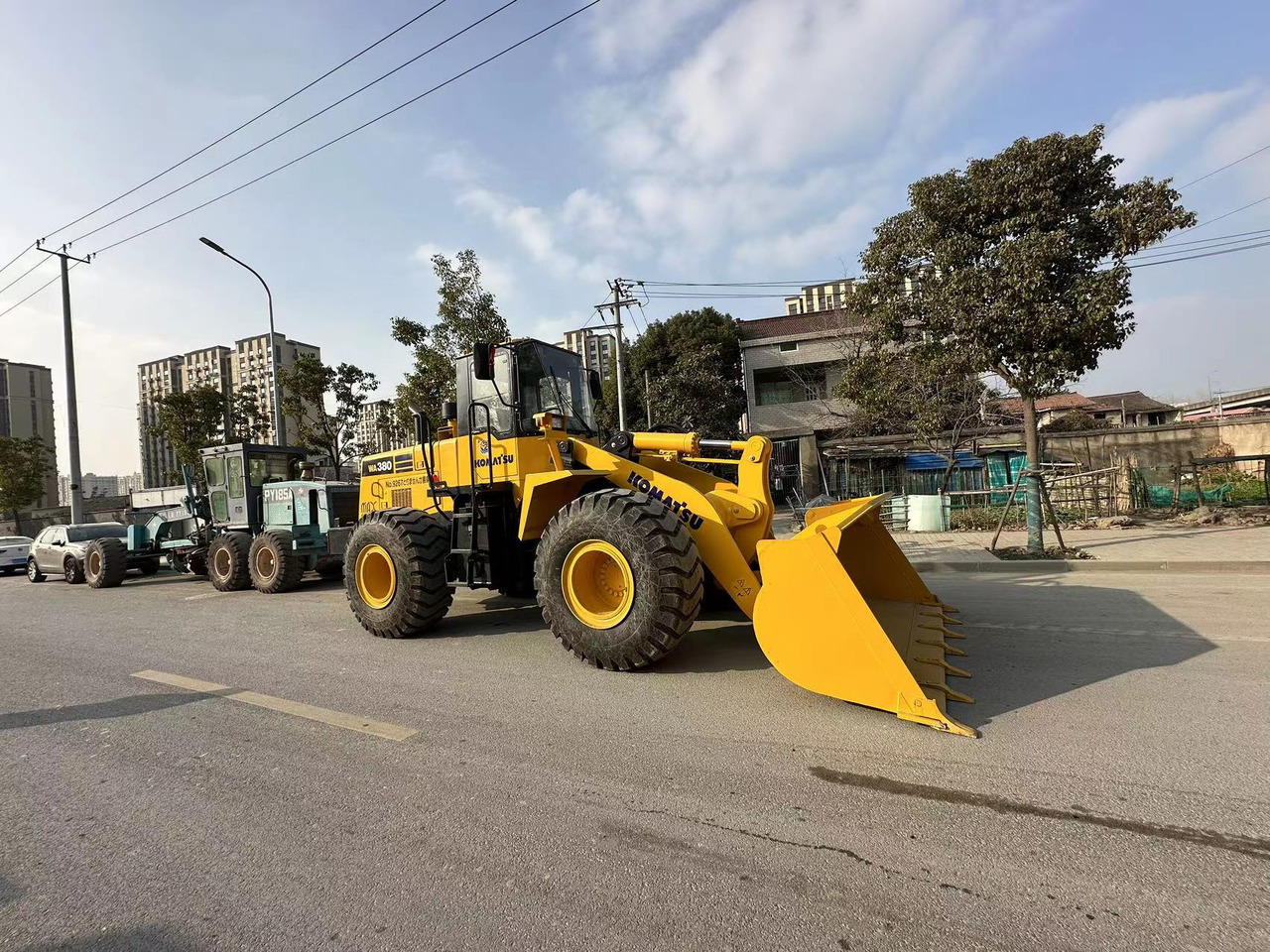 Wheel loader KOMATSU WA380: picture 13