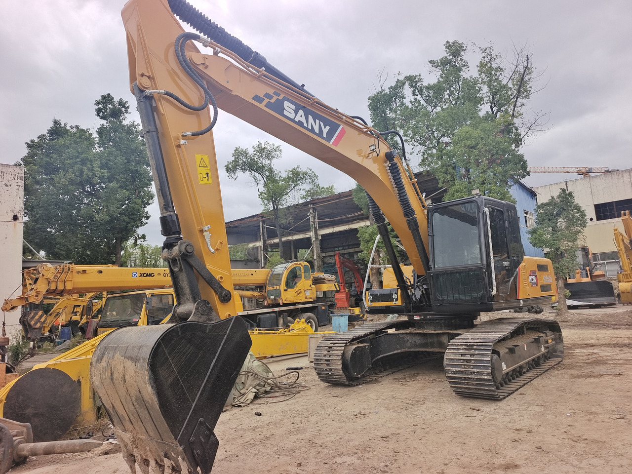 Crawler excavator SANY 215C: picture 13