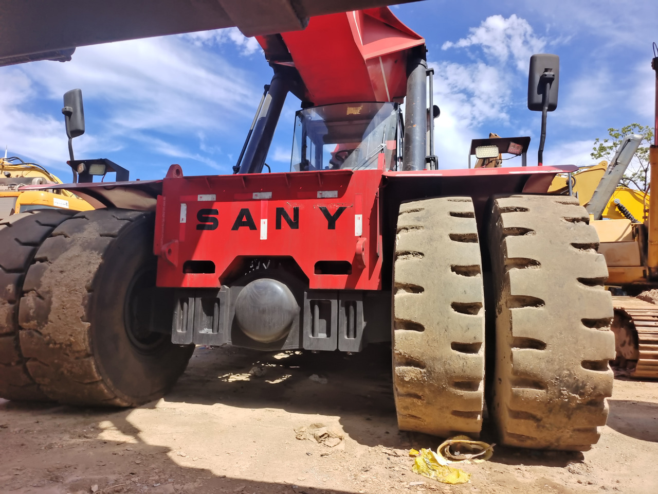 SANY SRSC 45C30 - Reach stacker: picture 5 SANY SRSC 45C30 - Reach stacker: picture 5