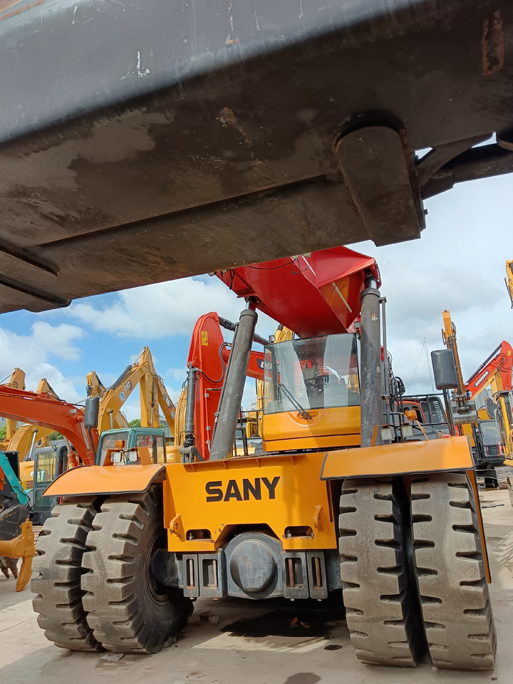 SANY SRSC45C30 45TON REACH STACKER - Reach stacker: picture 2 SANY SRSC45C30 45TON REACH STACKER - Reach stacker: picture 2