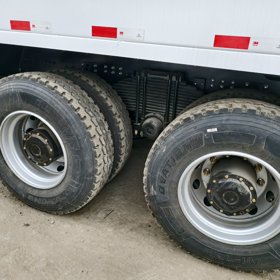 SHACMAN F3000 6*4 DUMP TRUCK - Tipper: picture 3 SHACMAN F3000 6*4 DUMP TRUCK - Tipper: picture 3