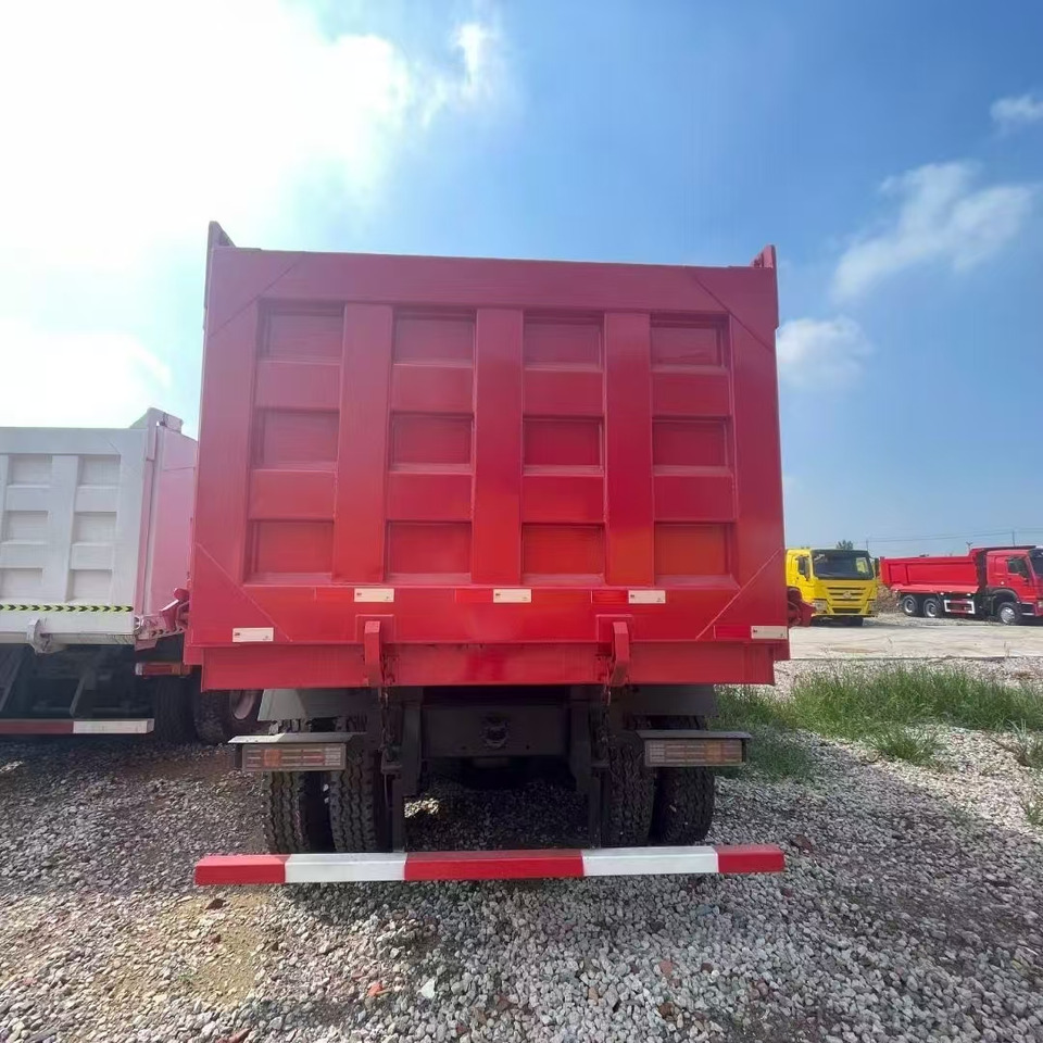 SHACMAN F3000 8*4 DUMP TRUCK - Tipper: picture 3 SHACMAN F3000 8*4 DUMP TRUCK - Tipper: picture 3