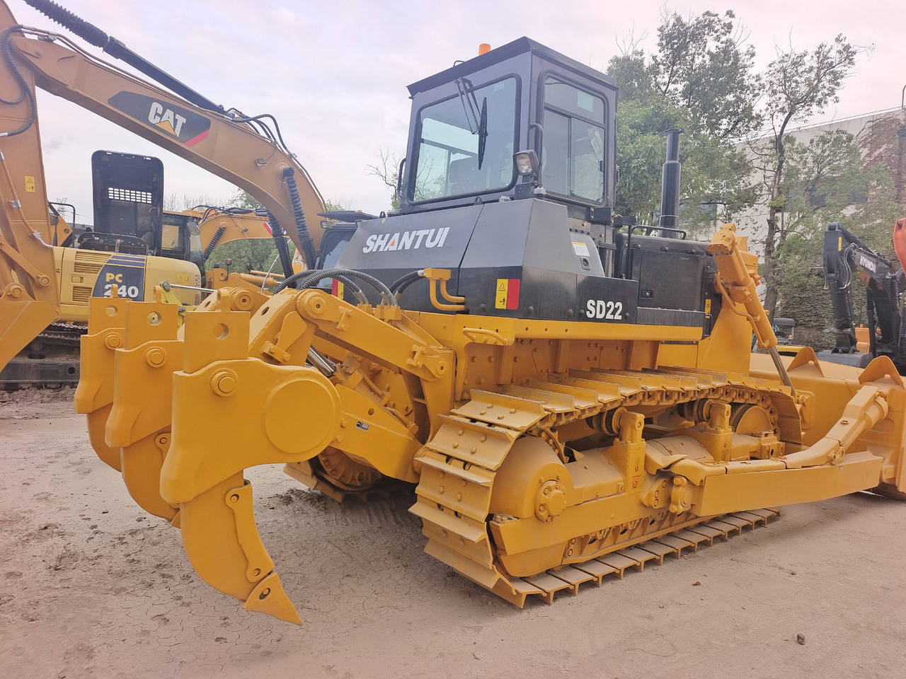 SHANTUI SD22 SD32 SD22F - Bulldozer: picture 1 SHANTUI SD22 SD32 SD22F - Bulldozer: picture 1