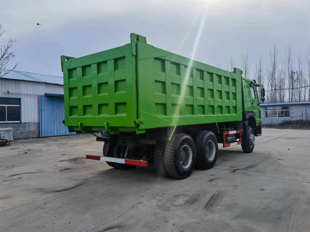 SINOTRUK HOWO DUMP TRUCK - Tipper: picture 3 SINOTRUK HOWO DUMP TRUCK - Tipper: picture 3