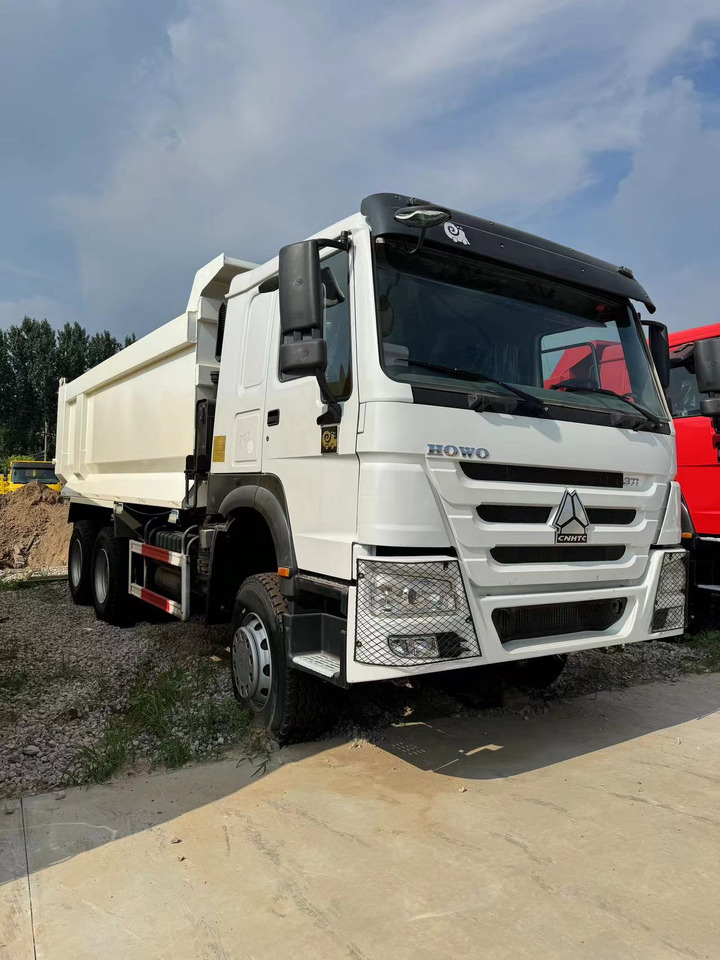 SINOTRUK HOWO DUMP TRUCK - Tipper: picture 4 SINOTRUK HOWO DUMP TRUCK - Tipper: picture 4