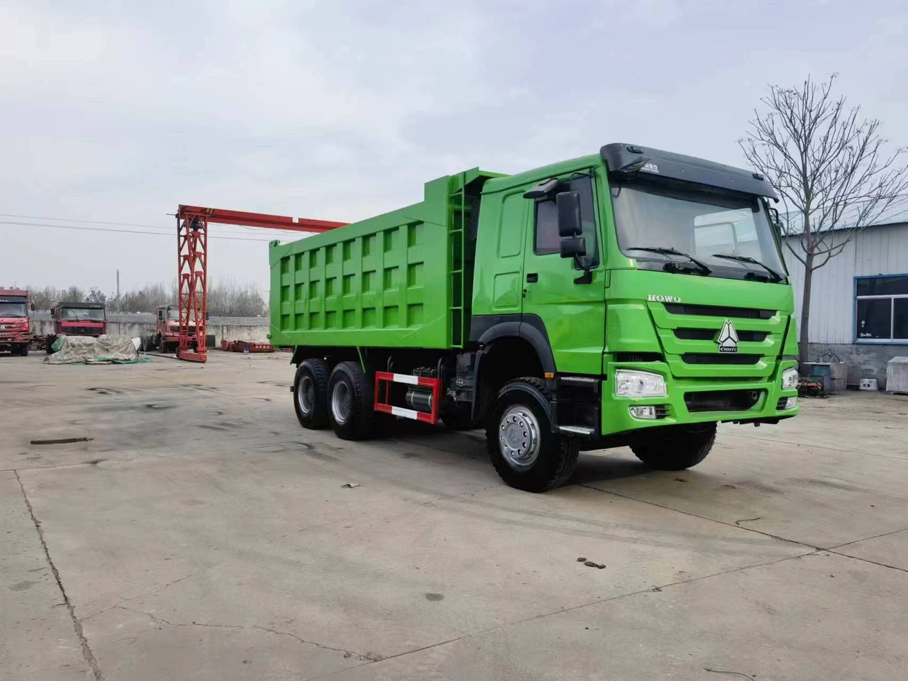 SINOTRUK HOWO DUMP TRUCK - Tipper: picture 1 SINOTRUK HOWO DUMP TRUCK - Tipper: picture 1