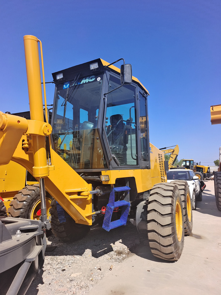 XCMG GR1803 GR2153 - Grader: picture 5 XCMG GR1803 GR2153 - Grader: picture 5
