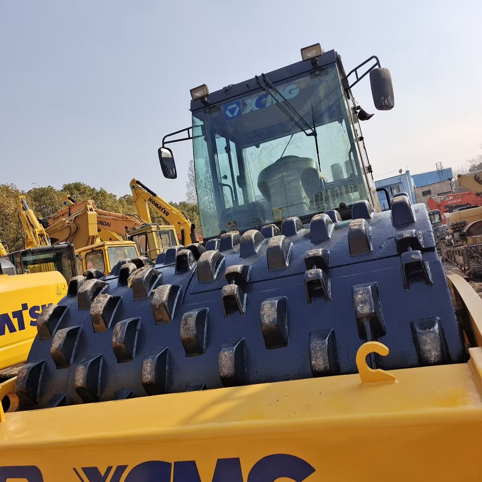 XCMG XS 223J WITH SHEEPFOOT PAD - Road roller: picture 1 XCMG XS 223J WITH SHEEPFOOT PAD - Road roller: picture 1