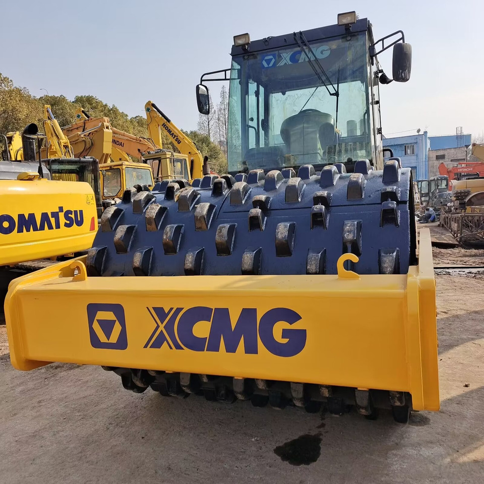 XCMG XS223J WITH SHEEPFOOT DRUM - Road roller: picture 1 XCMG XS223J WITH SHEEPFOOT DRUM - Road roller: picture 1
