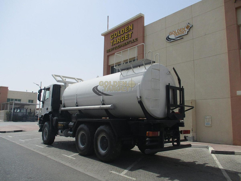 Iveco TRAKKER 380 - Tank truck: picture 4 Iveco TRAKKER 380 - Tank truck: picture 4