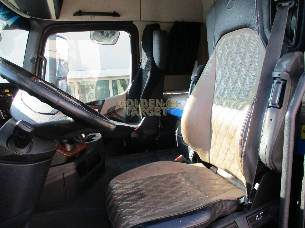 Skip loader truck MERCEDES-BENZ 2642 6×2 DOUBLE SKIP LOADER with HIAB Crane: picture 17
