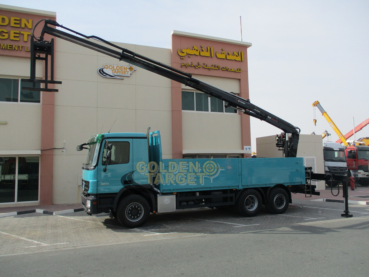 Dropside/ Flatbed truck, Crane truck Mercedes-Benz Actros 2641: picture 8