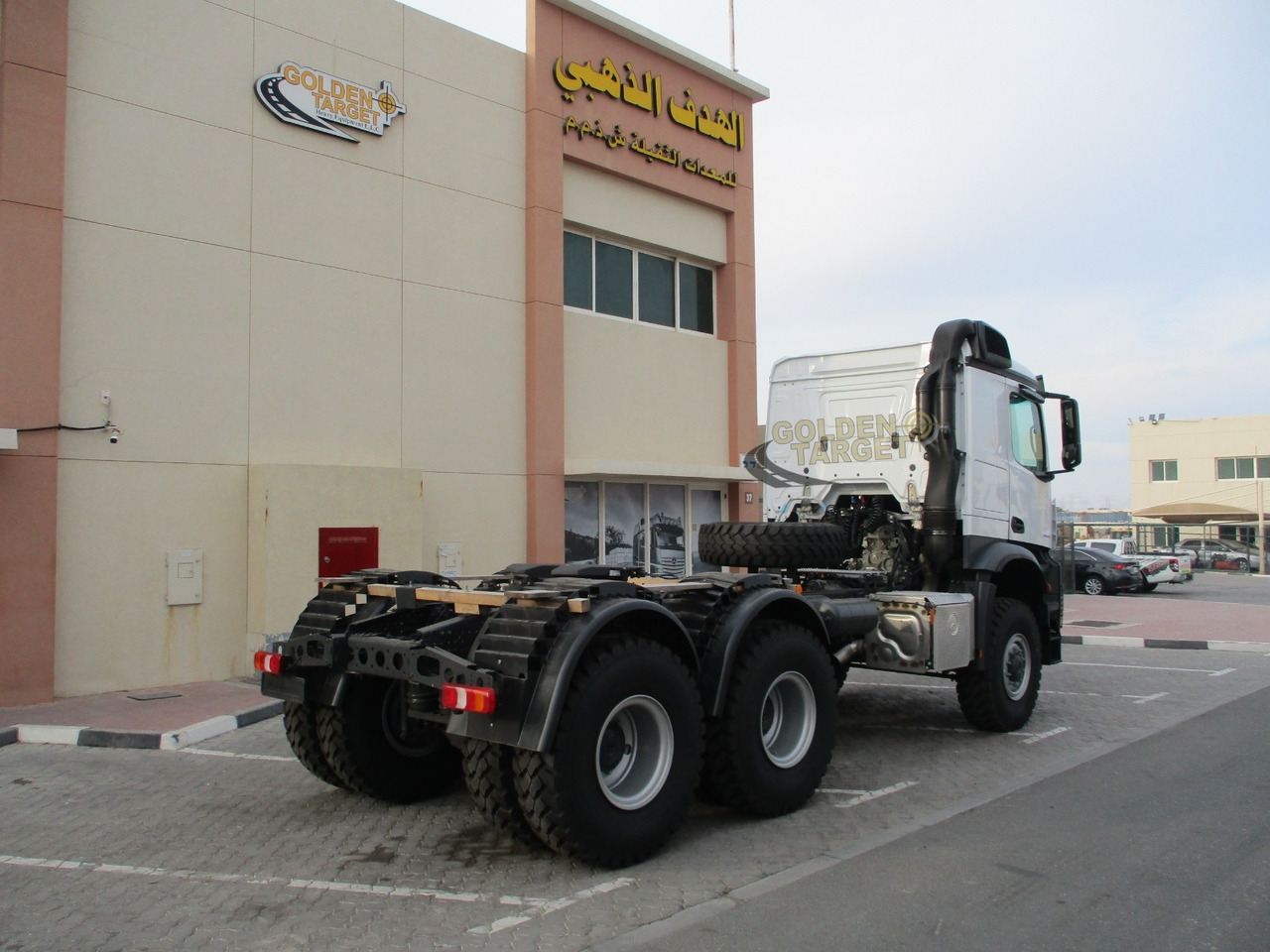 Mercedes-Benz Arocs 3342 6x6 Head Truck - Tractor unit: picture 3 Mercedes-Benz Arocs 3342 6x6 Head Truck - Tractor unit: picture 3
