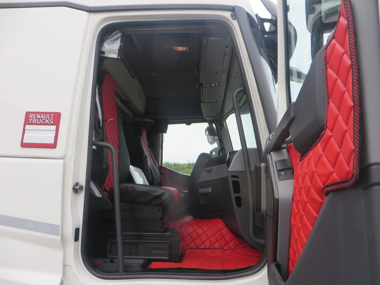 Curtainsider truck Renault T480 SC 6x2 Tandem jumbo 116m3: picture 16