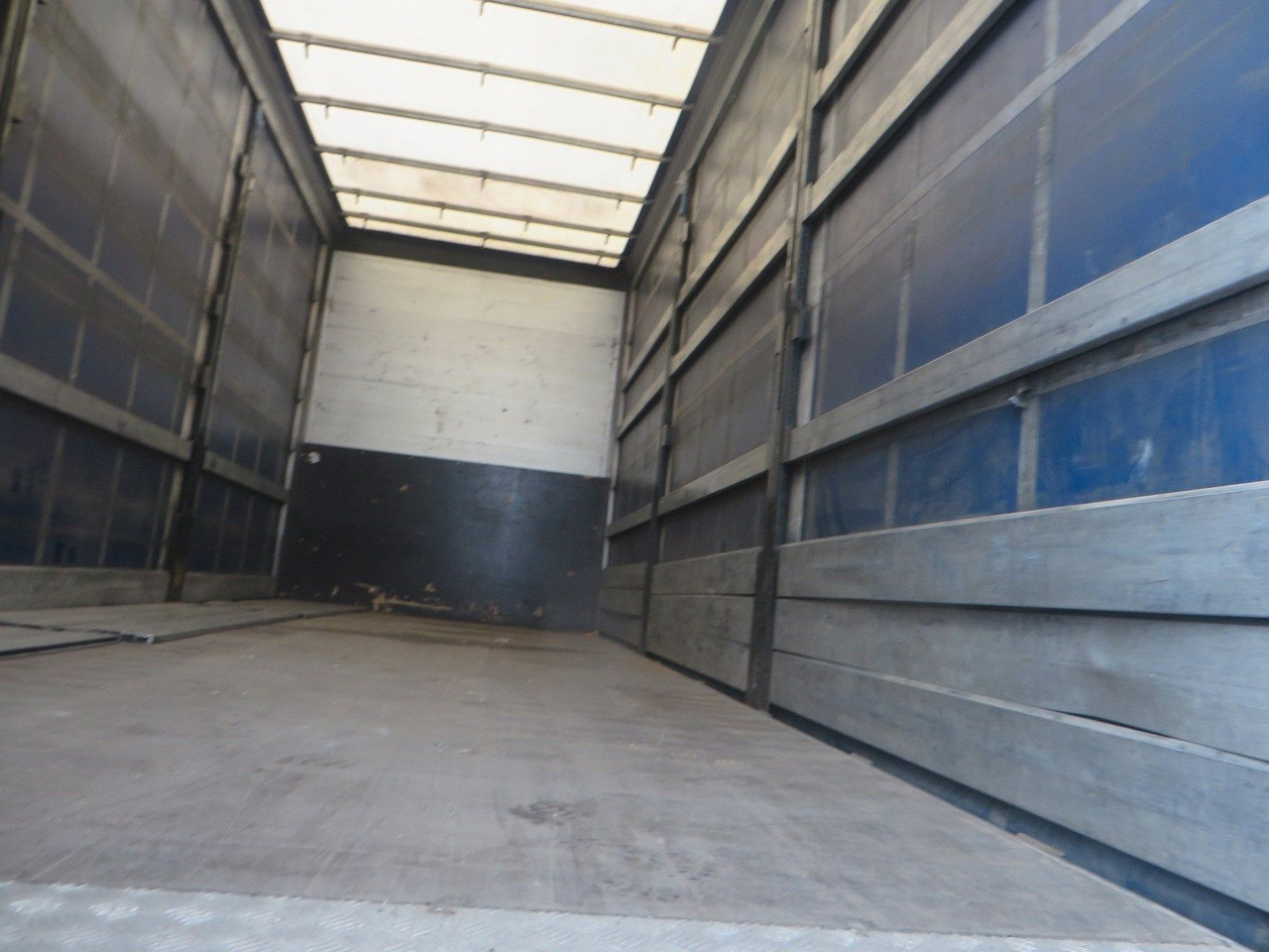 Curtainsider truck Renault T480 SC 6x2 Tandem jumbo 116m3: picture 9