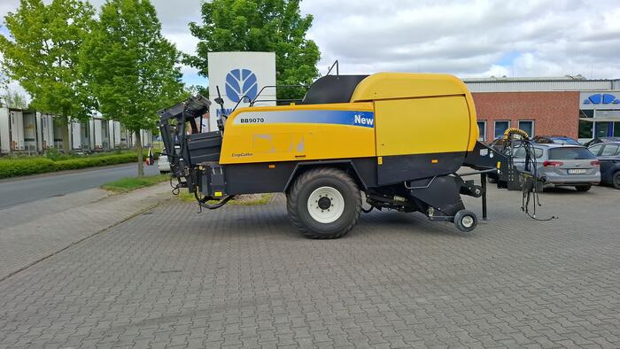 New Holland BB 9070 R - Square baler: picture 1 New Holland BB 9070 R - Square baler: picture 1