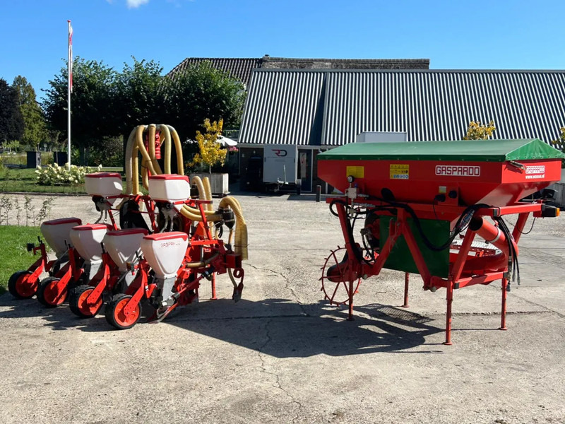 Gaspardo Gaspardo Zaai combinatie Maiszaaier Fronttank Zaaimachine - Sowing equipment: picture 1 Gaspardo Gaspardo Zaai combinatie Maiszaaier Fronttank Zaaimachine - Sowing equipment: picture 1