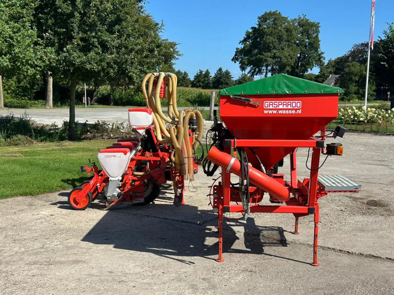 Gaspardo Gaspardo Zaai combinatie Maiszaaier Fronttank Zaaimachine - Sowing equipment: picture 2 Gaspardo Gaspardo Zaai combinatie Maiszaaier Fronttank Zaaimachine - Sowing equipment: picture 2