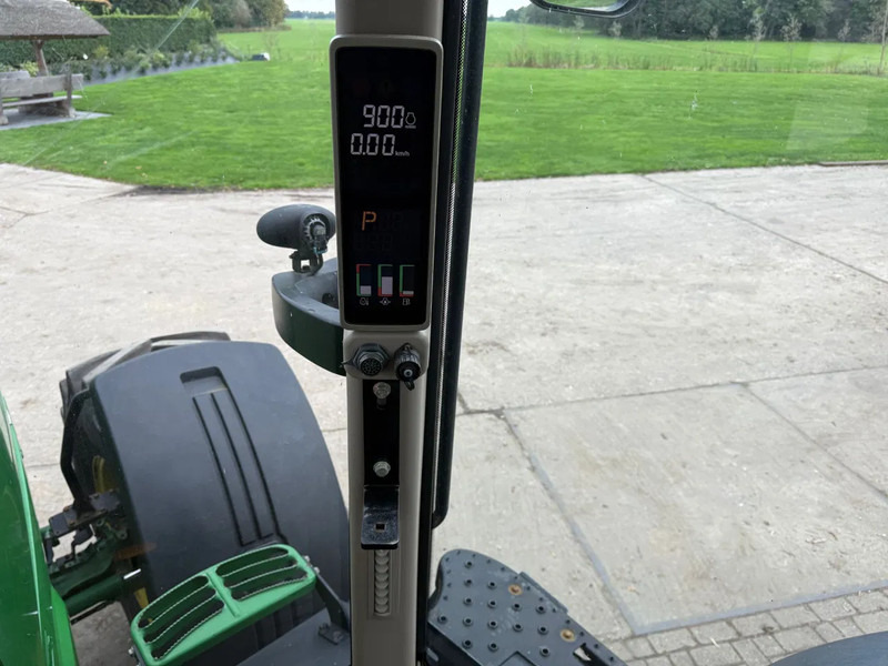 John Deere 7230R AP Trekker R serie 7230 - Farm tractor: picture 4 John Deere 7230R AP Trekker R serie 7230 - Farm tractor: picture 4