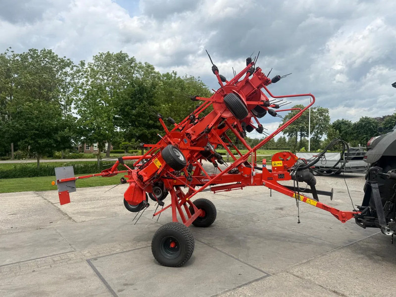 Kuhn GF 10802 T schudder - Tedder/ Rake: picture 4 Kuhn GF 10802 T schudder - Tedder/ Rake: picture 4