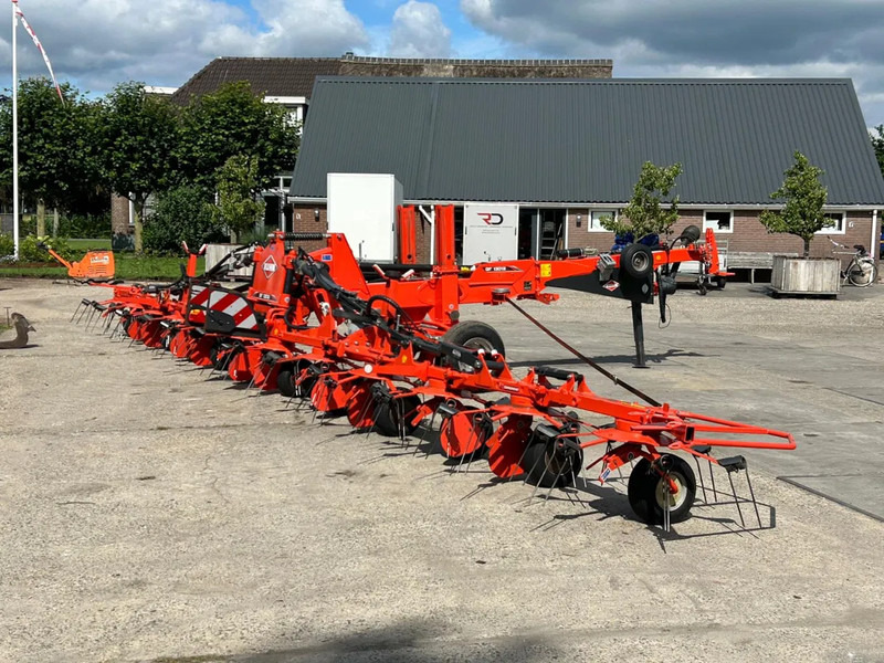 Kuhn GF 13012 Schudder getrokken - Tedder/ Rake: picture 2 Kuhn GF 13012 Schudder getrokken - Tedder/ Rake: picture 2
