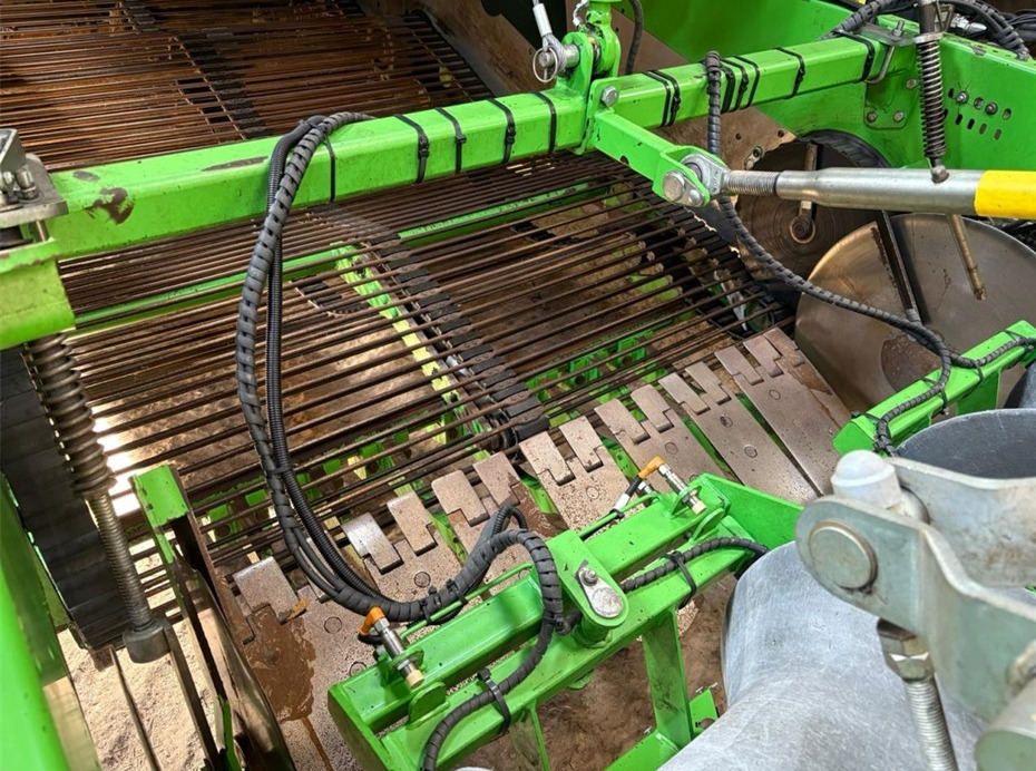 AVR SPIRIT 9200 - Potato harvester: picture 5 AVR SPIRIT 9200 - Potato harvester: picture 5