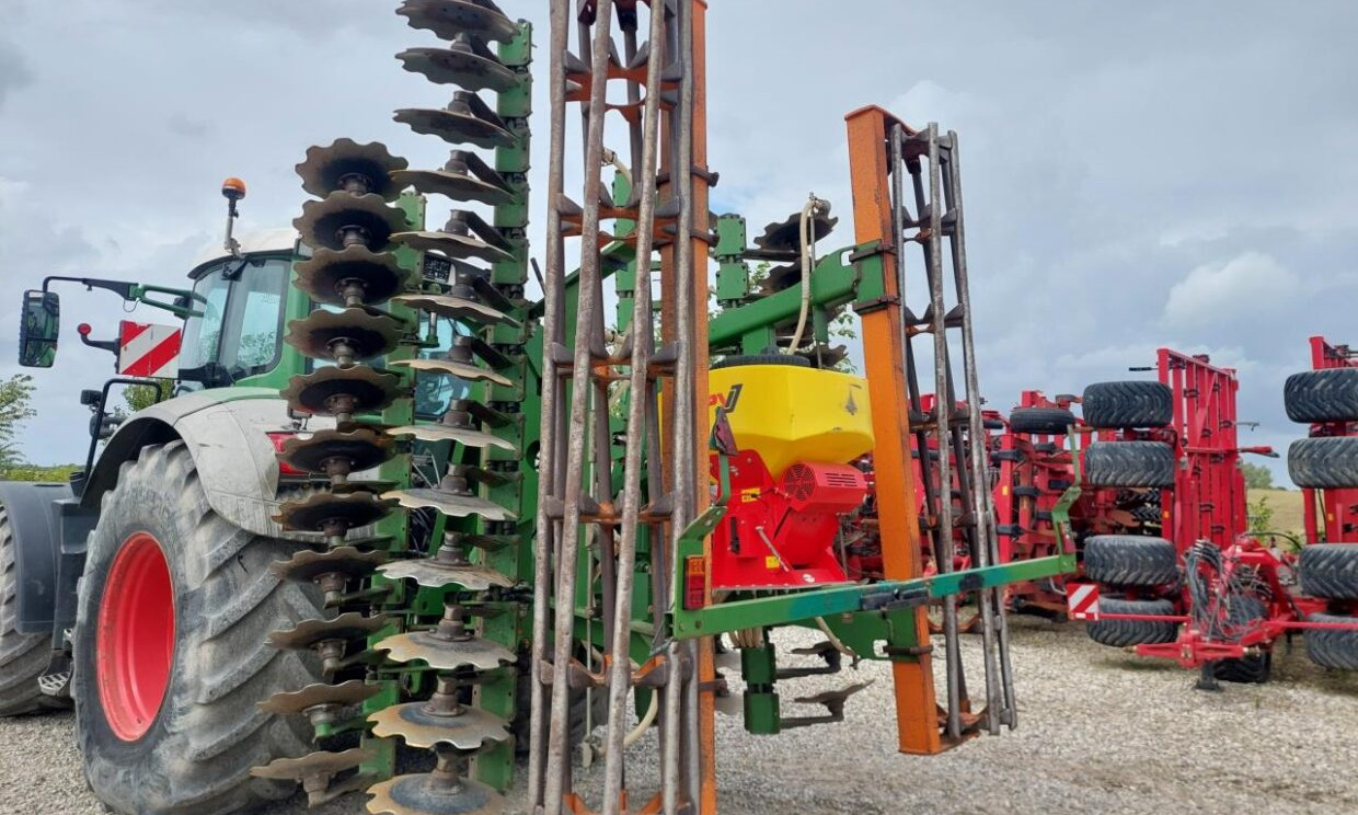 Amazone Catros 6001-2 med APV-spreder - Disc harrow: picture 1 Amazone Catros 6001-2 med APV-spreder - Disc harrow: picture 1