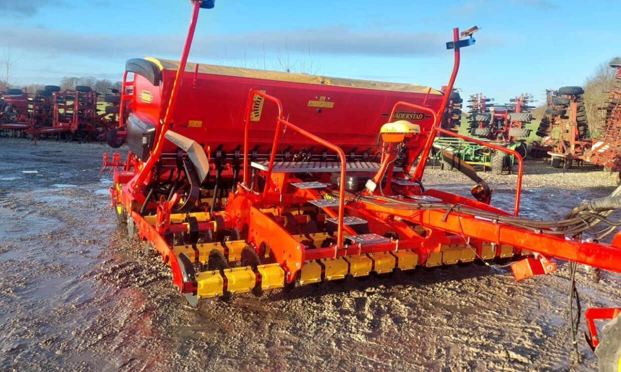 Väderstad Rapid 400 C E-Service med IPAD - Seed drill: picture 2 Väderstad Rapid 400 C E-Service med IPAD - Seed drill: picture 2