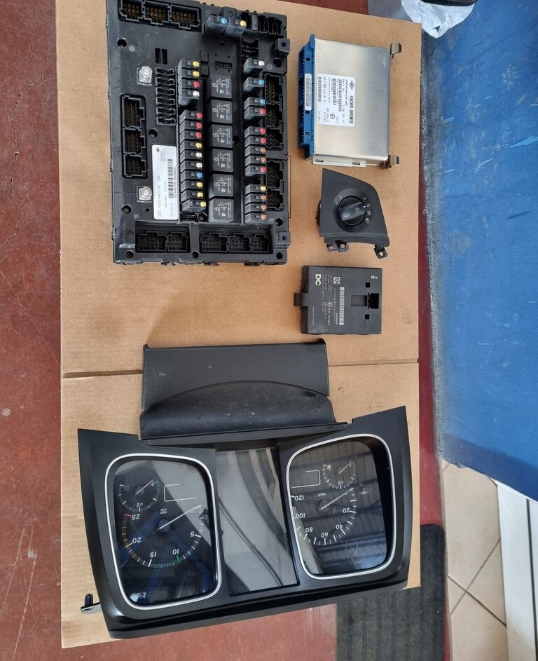 Dashboard for Truck MERCEDES-BENZ Mercedes-Benz ACTROS ATEGO MP4 EURO 6: picture 6 Dashboard for Truck MERCEDES-BENZ Mercedes-Benz ACTROS ATEGO MP4 EURO 6: picture 6