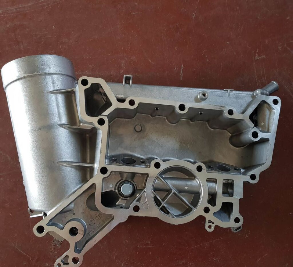 Mercedes-Benz A541 188 2704 Mercedes-Benz ACTROS - Oil cooler for Truck: picture 2 Mercedes-Benz A541 188 2704 Mercedes-Benz ACTROS - Oil cooler for Truck: picture 2