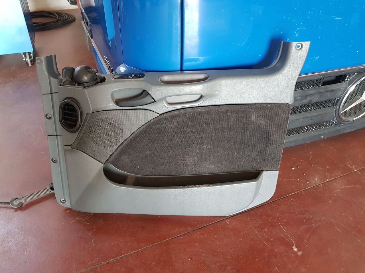 Mercedes-Benz ACTROS MB2 - Door and parts for Truck: picture 3 Mercedes-Benz ACTROS MB2 - Door and parts for Truck: picture 3