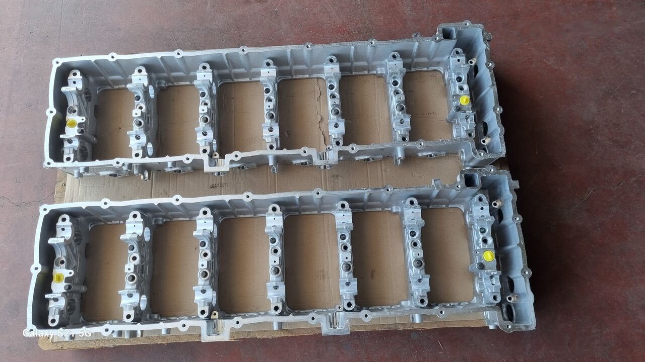 Mercedes-Benz CAMSHAFT HOUSING Mercedes-Benz ACTROS MP4 EURO 6 - Engine and parts for Truck: picture 3 Mercedes-Benz CAMSHAFT HOUSING Mercedes-Benz ACTROS MP4 EURO 6 - Engine and parts for Truck: picture 3