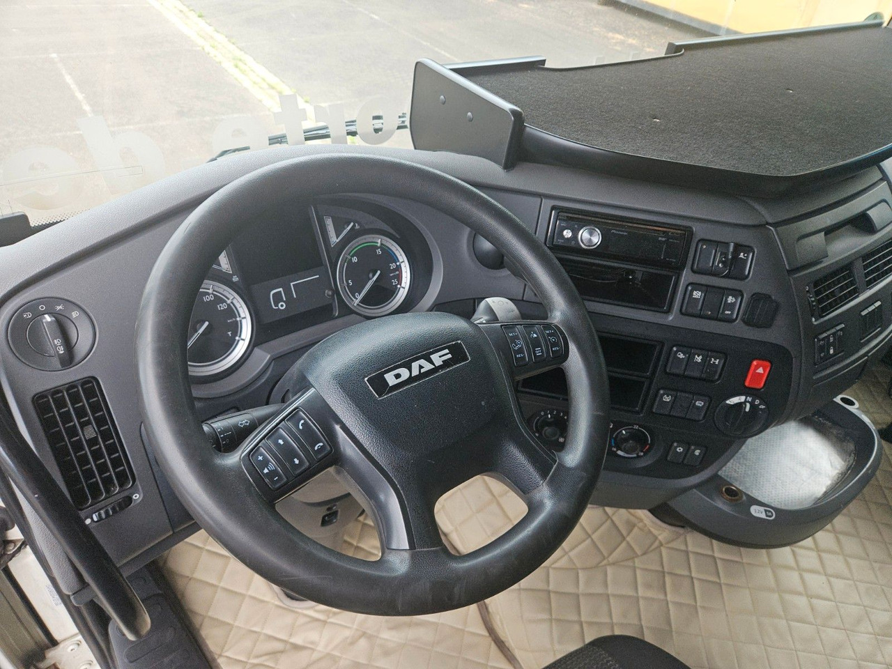 DAF XF 460 SSC SuperSpaceCab Retarder - Tractor unit: picture 5 DAF XF 460 SSC SuperSpaceCab Retarder - Tractor unit: picture 5