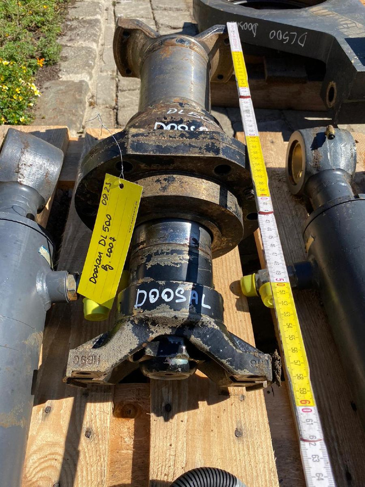 Doosan DL 500 - Drive shaft for Construction machinery: picture 2 Doosan DL 500 - Drive shaft for Construction machinery: picture 2