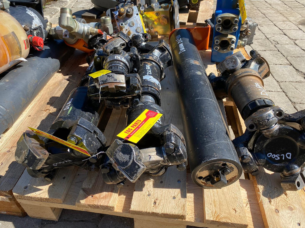 Doosan DL 500 - Drive shaft for Construction machinery: picture 5 Doosan DL 500 - Drive shaft for Construction machinery: picture 5