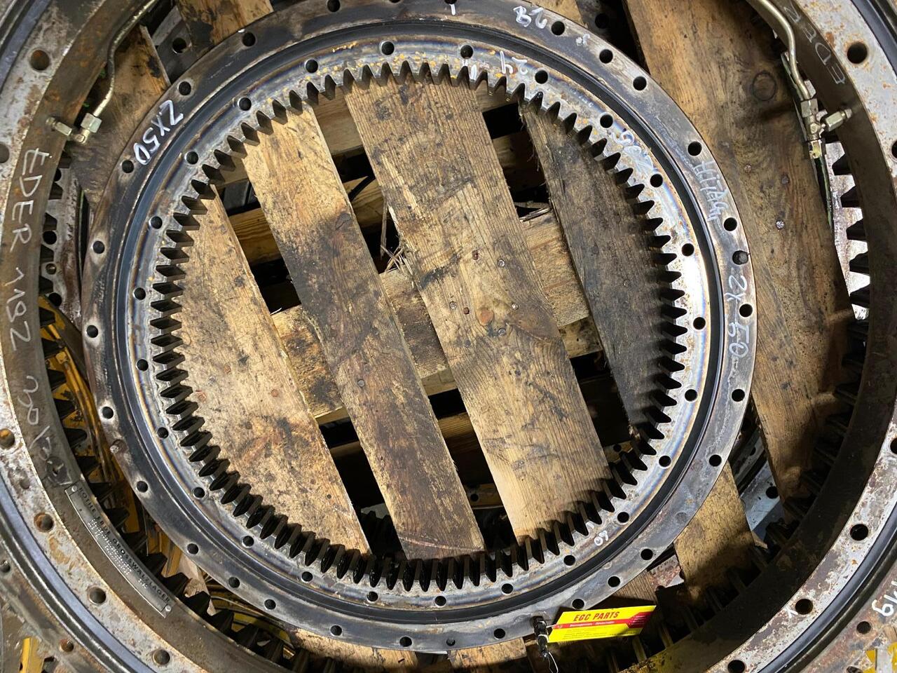 Hitachi ZX 50 - Slewing ring for Construction machinery: picture 1 Hitachi ZX 50 - Slewing ring for Construction machinery: picture 1