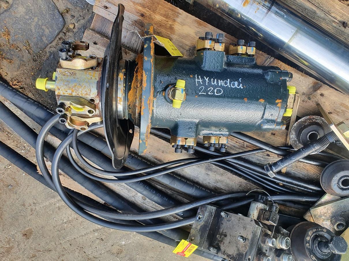 Hyundai Robex 220 LC 9A - Hydraulics for Construction machinery: picture 2 Hyundai Robex 220 LC 9A - Hydraulics for Construction machinery: picture 2
